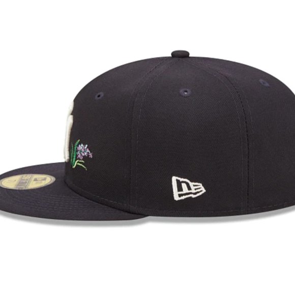 New Era New York Yankees Watercolor Floral 59FIFTY Fitted Hat Cap - Picture 12 of 15